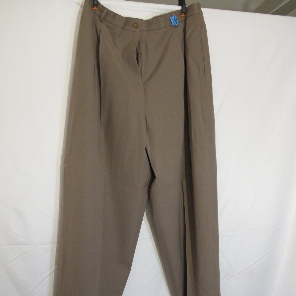 The Very Thing taupe wool gabardine pleated slacks size 20